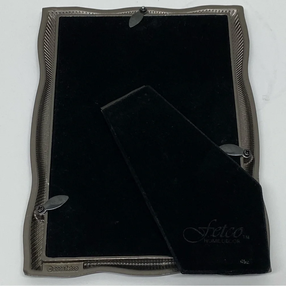 Fetco Photo Frame Brushed Silver Finish For a 4X6 Picture Curve & Beaded Around